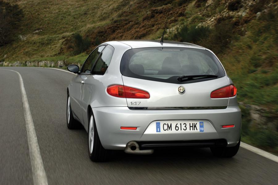  Alfa Romeo 147 3-Door (937A) 2004 года  (фото 22 из 48)